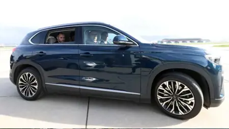 وزير الدفاع التركي يخصص سيارة "توغ" لجولة وزير أوكراني في قيصري