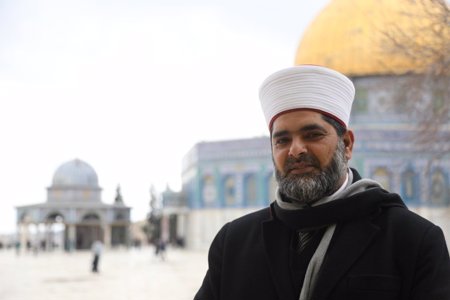 بعد مداهمة منزله.. الشرطة الإسرائيلية تعتقل مدير المسجد الأقصى