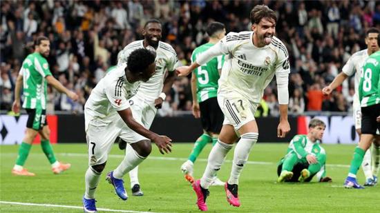 ريال مدريد يسحق ريال بيتيس في مباراة مليئة بالأهداف 