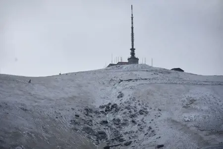 تساقط الثلوج على جبل بالاندوكن في ولاية أرضروم