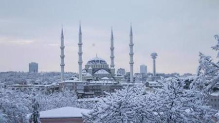 عودة الثلوج إلى إسطنبول.. الأرصاد تحذر من منخفض جوي جديد في عموم تركيا