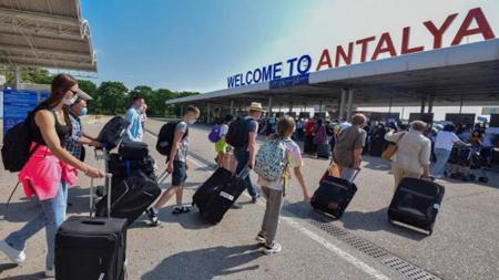 نمو قطاع السياحة في ولاية أنطاليا التركية بشكل متزايد