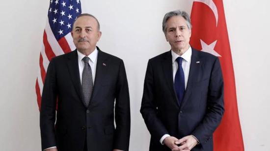 وزير الخارجية التركي يناقش قضايا حاسمة مع نظيره الأمريكي