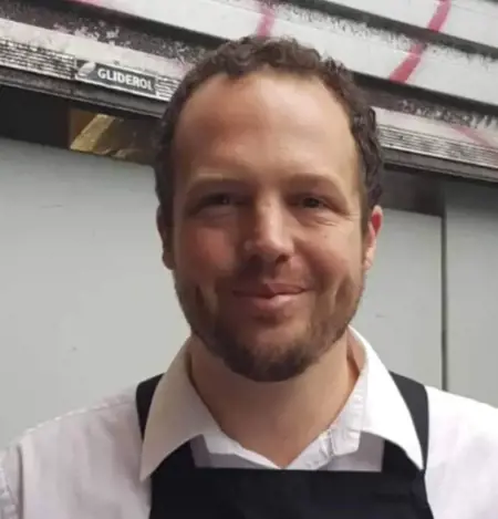 بريطاني يسحب 1.6 مليون جنيه إسترليني من آلة صرف نقود عن طريق الصدفة