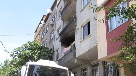 مواطن تركي يضرم النار في منزل استأجره سابقاً في غازي عنتاب