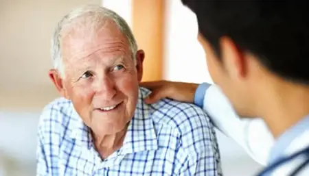 مريض سرطان متعافي يحكي بتفاؤل عن تجربته مع علاج جديد فعال لمواجهة المرض