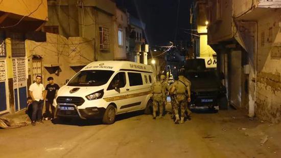 إصابة 15 شخصا نتيجة قتال مسلح بين عائلتين في غازي عنتاب