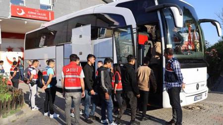 أغلبهم من العراق .. تركيا ترحل 139 مهاجرًا غير نظامي إلى بلدانهم