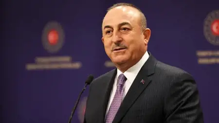 جاويش أوغلو أول وزير خارجية تركي يزور مصر منذ 11 عام