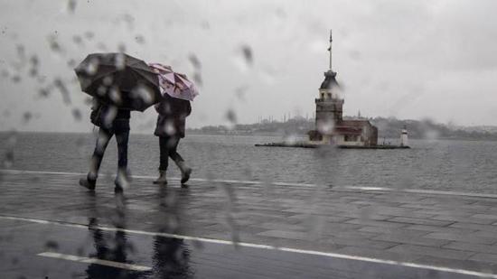 أمطار غزيرة ورعدية في أنحاء متفرقة من تركيا