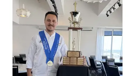 الشيف التركيّ كوبيلاي أوندر يُختار «شيف العام» في تكساس.. وأوّل أجنبيّ ينال اللقب بتاريخ الولاية