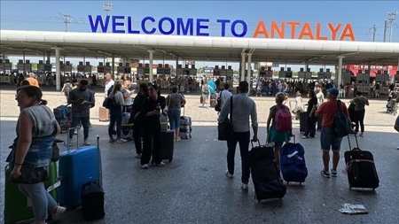 تركيا .. مطار أنطاليا يحطم رقماً قياسياً في عدد المسافرين