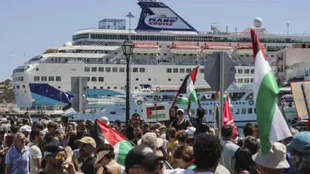 ناشطون يونانيّون يحتجّون على سيّاح إسرائيليّين في ميناء بيرايوس نصرةً لفلسطين