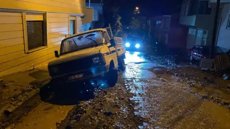 الأمطار الغزيرة تشل حركة الحياة في ولاية أيدين