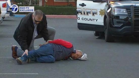 مصرع 7 أشخاص في هجمات بالأسلحة النارية في كاليفورنيا
