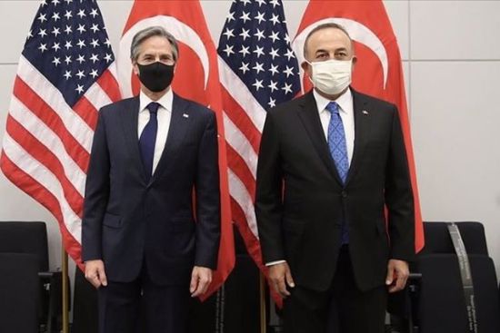 وزير الخارجية التركي يبحث مع نظيره الأمريكي التوتر الروسي الأوكراني