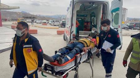 إصابة 3 عمال بانهيار سقف مصنع وسط تركيا