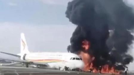 انزلاق طائرة ركاب عن المدرج في مطار صيني