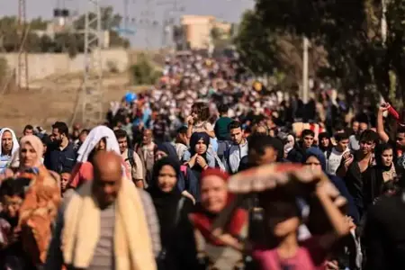 من بينهم وائل الدحدوح.. مشاهد مؤلمة للتهجير القسري لأهالي شمال غزة إلى القسم الجنوبي