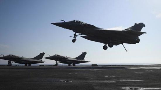 فرنسا: الجزائر أغلقت مجالها الجوي أمام طائراتنا العسكرية