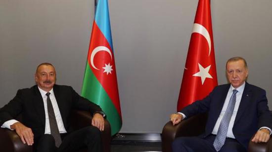 أردوغان يلتقي بالرئيس الأذربيجاني علييف