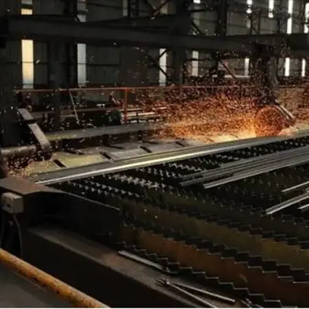 تركيا تُسرّع إنتاجها من الفولاذ بنسبة 7% في تموز رغم تراجعٍ عالميّ