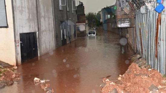 الامطار تغرق ولاية شانلي أورفا التركية