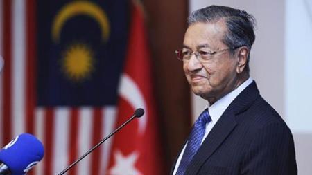 إصابة رئيس الوزراء الماليزي السابق مهاتير محمد بـ COVID-19