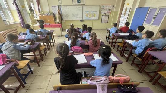 الأهل يواجهون قلق أطفالهم مع اقتراب المدرسة