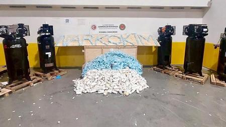 ضبط 427 كيلوغرامًا من المخدرات في مطار  إسطنبول