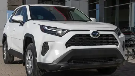 انخفاض أرباح شركة صناعة السيارات اليابانية تويوتا