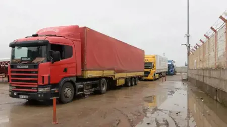 بدء النقل البري المباشر بين تركيا وسوريا دون توقف في المعابر