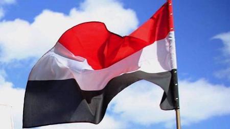"القنبلة الموقوتة".. الحكومة اليمنية تعلن دعمها لتفريغ ناقلة النفط صافر