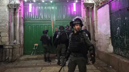 الشرطة الإسرائيلية تدعو المواطنين إلى حمل السلاح