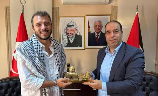 القنصل الفلسطيني في اسطنبول يستقبل  الناشط البرازيلي تياغو آفيلا