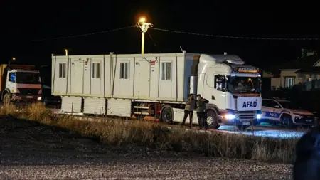 رئيس «AFAD»: تسليم 100 وحدة حاوية سكنية لبلدة Sındırgı 