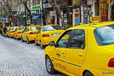 القبض على سائق تاكسي باسطنبول اعتدى بالضرب على سائحة أجنبية