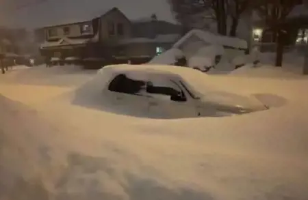 كارثة "فيرن".. الثلوج تدفن أمريكا وتجمد فلوريدا لأول مرة