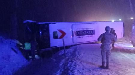 إصابة 18 شخصا جراء انقلاب حافلة ركاب في بينغول التركية