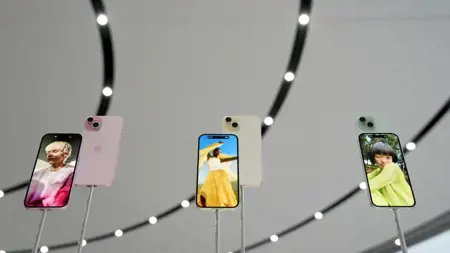 شركة آبل تتخذ قرار يتعلق بـ "iPhone 12" بسبب الإشعاع الذي يصدره شركة آبل تتخذ قرار يتعلق بـ "iPhone 12" بسبب الإشعاع الذي يصدره