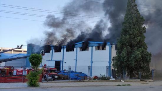 اندلاع حريق هائل بمصنع للنسيج في دنيزلي