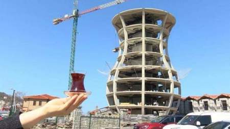 تركيا تستعد لدخول "غينيس" بمبنى أطول كأس شاي في العالم