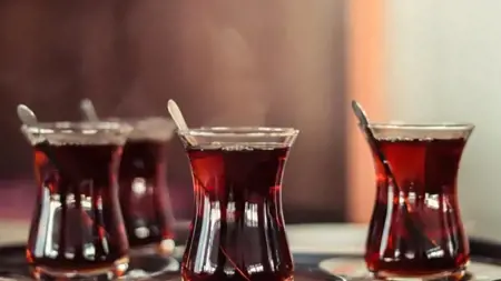 الزراعة التركية تكشف صبغة محظورة في علامتَي شاي أسود