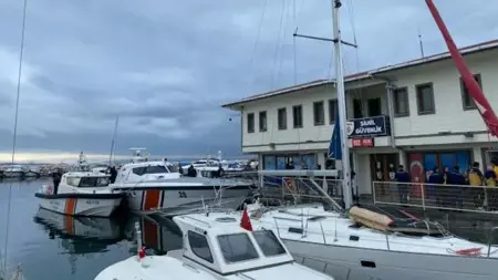 تركيا ..غرق قارب يحمل مهاجرين غير نظاميين في تشاناكالي