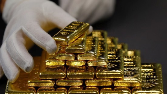 المركزي الأوكراني يبيع كميات ضخمة من احتياطات الذهب