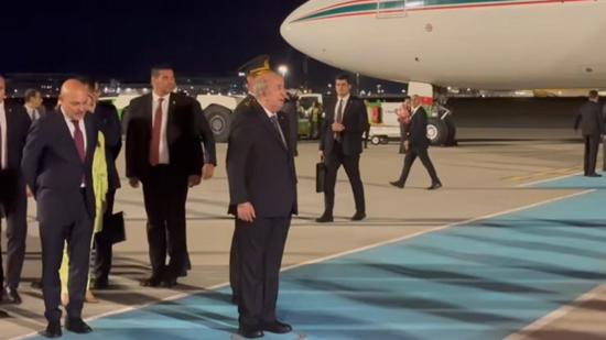 عاجل :الرئيس الجزائري " عبد المجيد تبون" يصل إلى تركيا 