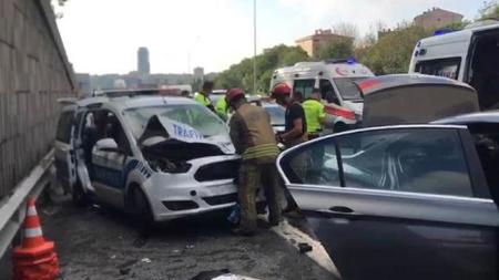3 إصابات في حادث سير بين سيارة ومركبة شرطة بمنطقة ساريير 