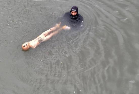 ظنوها جثة فإذا هي دمية بلاستيكية في أرتفين
