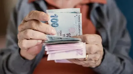 يوم حاسم لزيادة رواتب المتقاعدين والموظفين في تركيا.. والأنظار على تضخم حزيران
