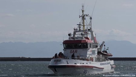اشتعال التوتر بين تركيا واليونان بعد إطلاق خفر السواحل اليوناني النيران على سفينة في بحر إيجة